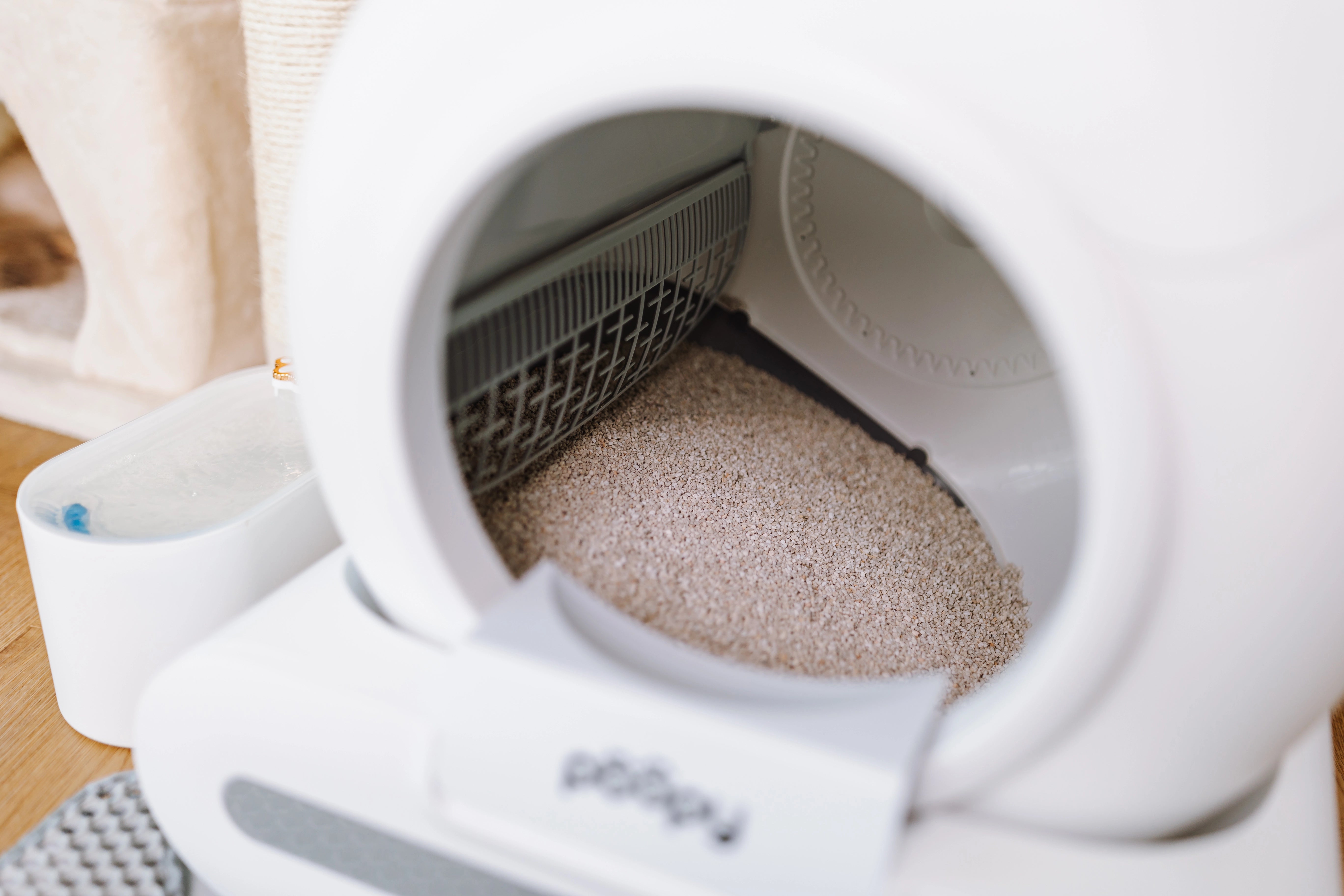 Poopy werkt met grof klontvormende grit